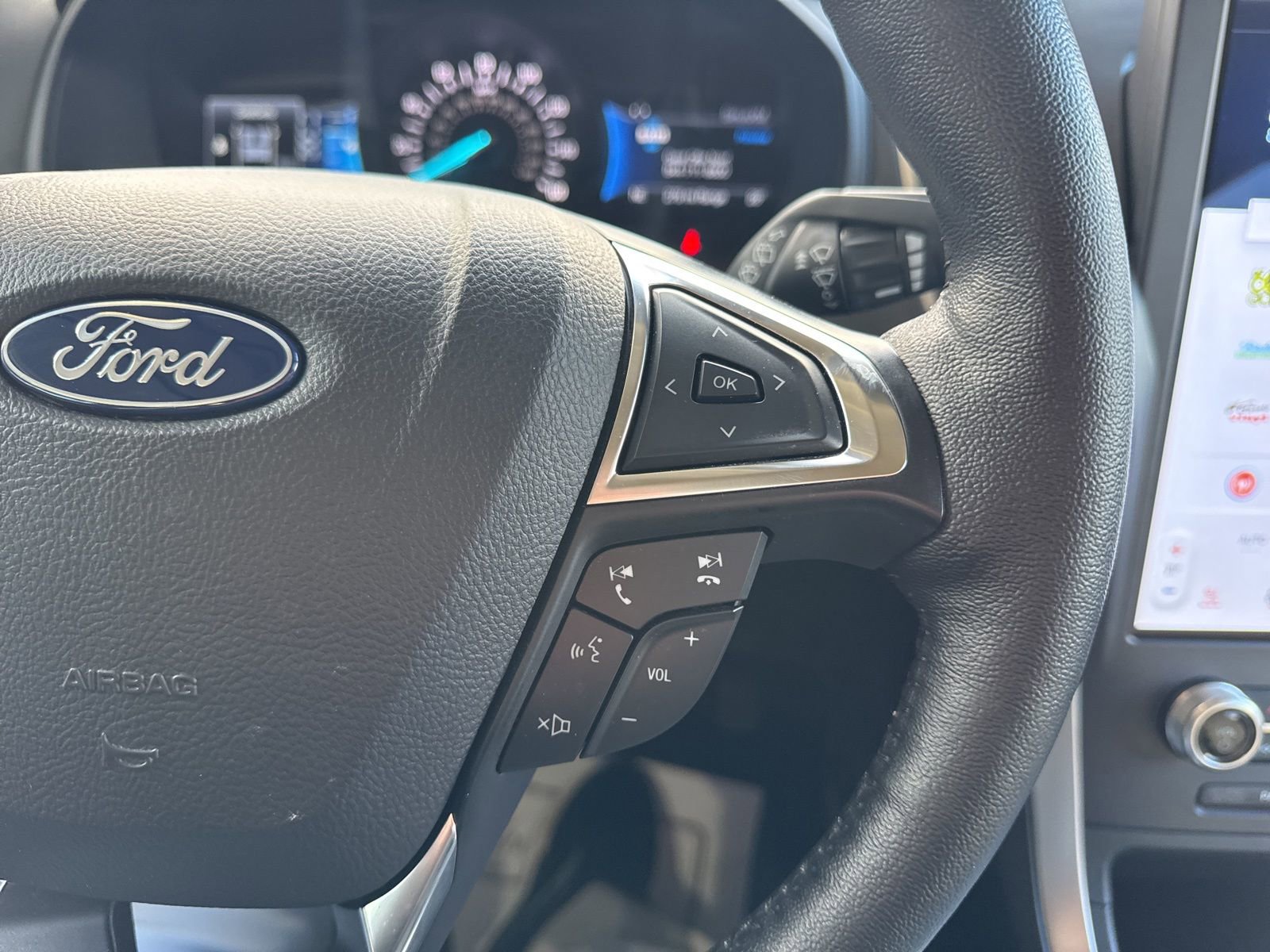 Certified 2024 Ford Edge SEL w/ Convenience Package image 28