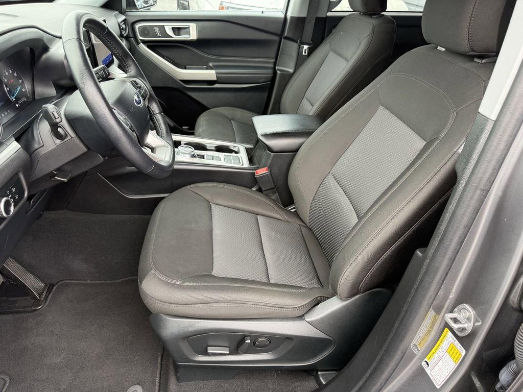 Certified 2024 Ford Explorer XLT image 12