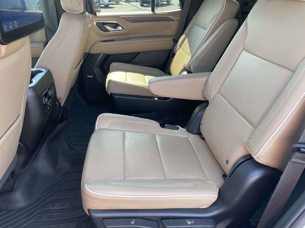Used 2024 Chevrolet Tahoe Premier AWD/4WD image 12