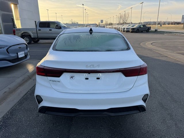 Used 2023 Kia Forte LXS w/ LXS Technology Package image 2