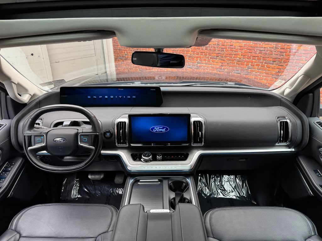 Certified 2025 Ford Expedition Platinum AWD/4WD image 13