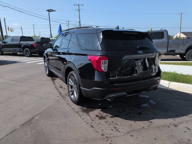 Certified 2023 Ford Explorer XLT w/ Equipment Group 202A AWD/4WD image 2