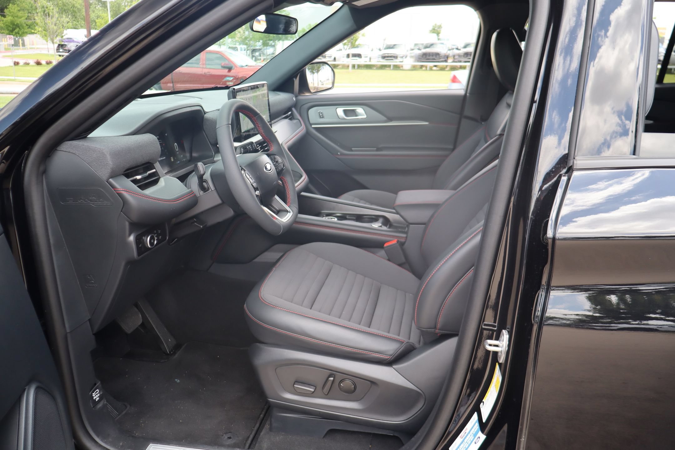 Certified 2026 Ford Explorer ST-Line RWD image 24