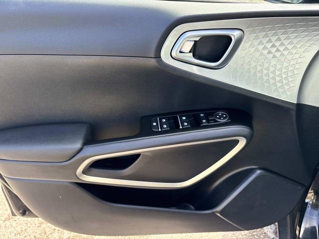 Used 2022 Kia Soul LX w/ Technology Package FWD image 23