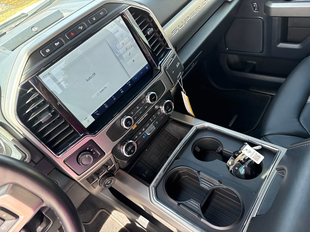 Certified 2022 Ford F450 Platinum w/ FX4 Off-Road Package image 14