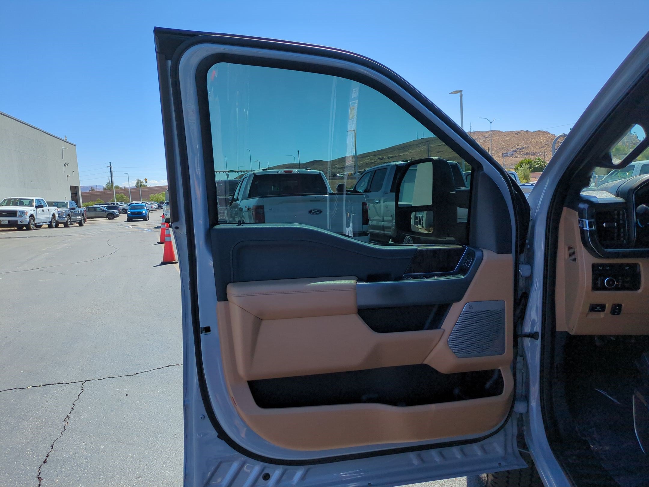 Certified 2024 Ford F350 Lariat w/ Lariat Ultimate Package AWD/4WD image 14