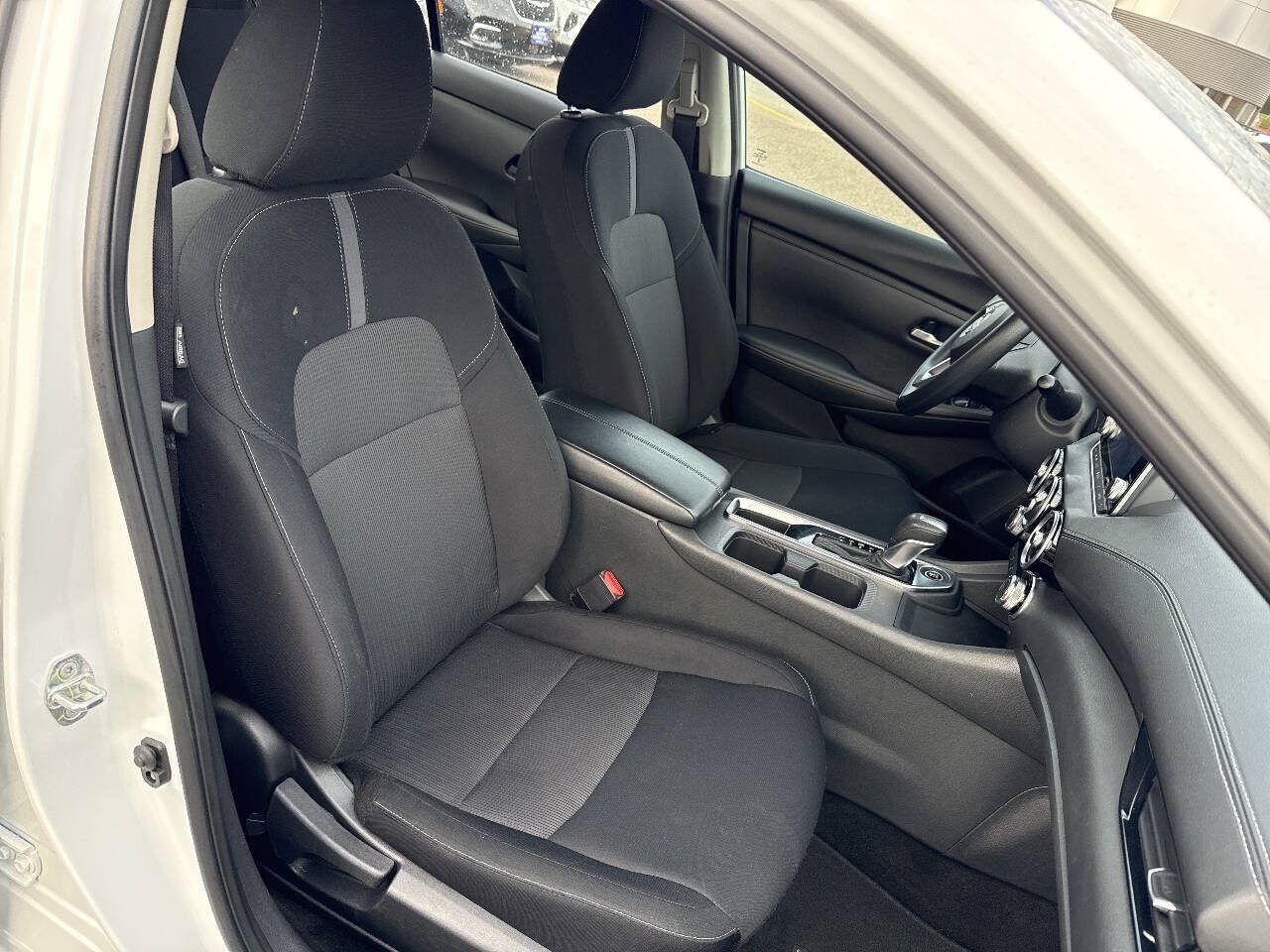 Used 2024 Nissan Sentra SV FWD image 17