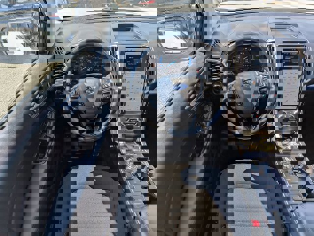 Certified 2024 Ford Edge SE w/ Black Appearance Package image 28