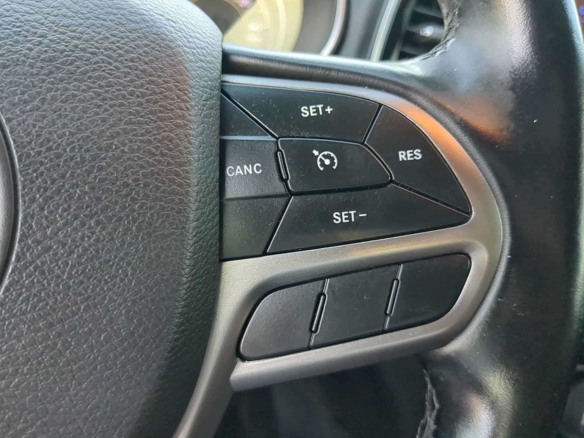 Used 2020 Jeep Cherokee Limited w/ Trailer Tow Group AWD/4WD image 68