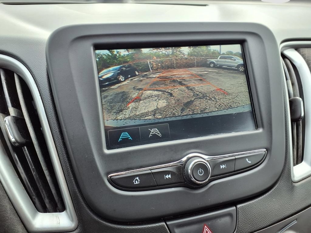 Used 2017 Chevrolet Malibu LS FWD image 11