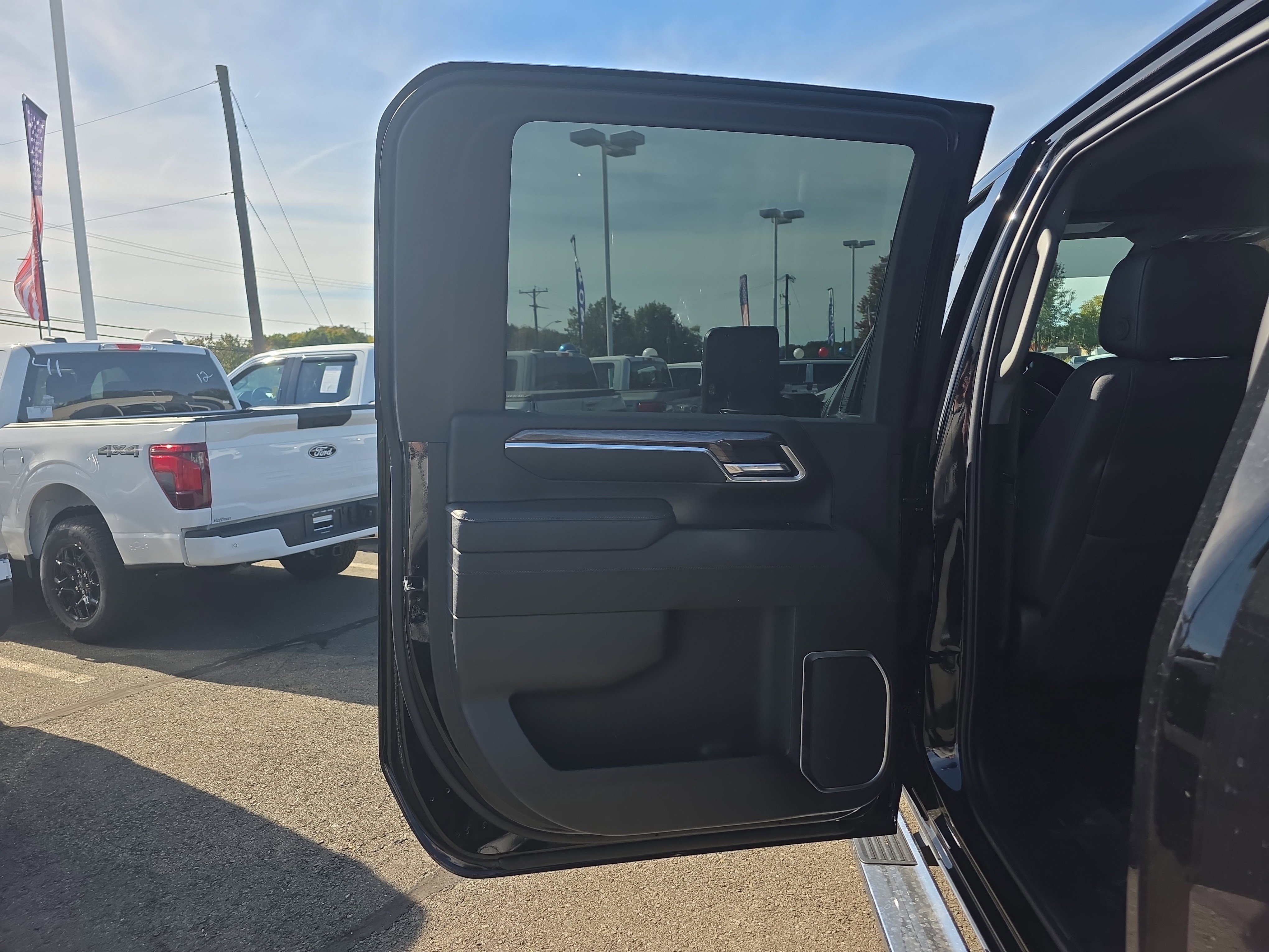 Used 2025 Chevrolet Silverado 3500 LTZ w/ LTZ Plus Package image 22