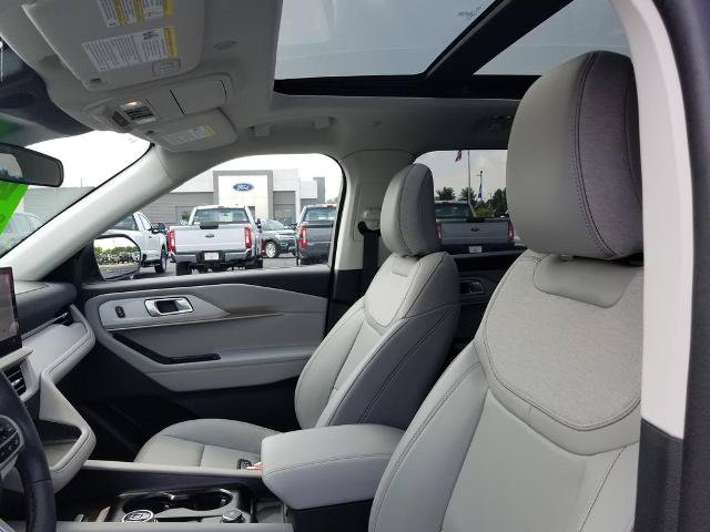 Certified 2025 Ford Explorer Active w/ Active Comfort Package AWD/4WD image 13