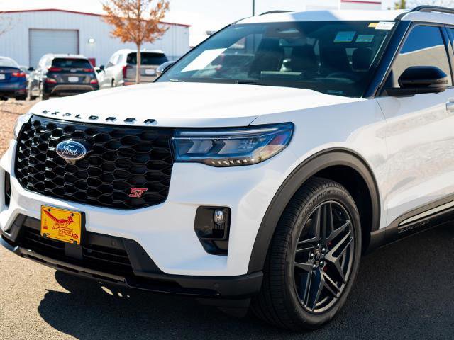Certified 2025 Ford Explorer ST image 3