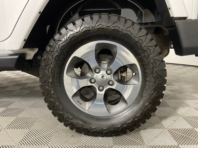 Used 2018 Jeep Wrangler Unlimited Sahara w/ Connectivity Group image 10