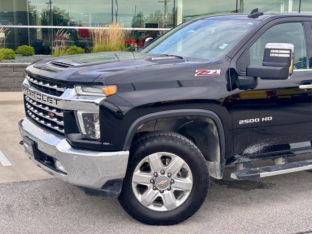 Used 2023 Chevrolet Silverado 2500 LTZ w/ LTZ Plus Package AWD/4WD image 2