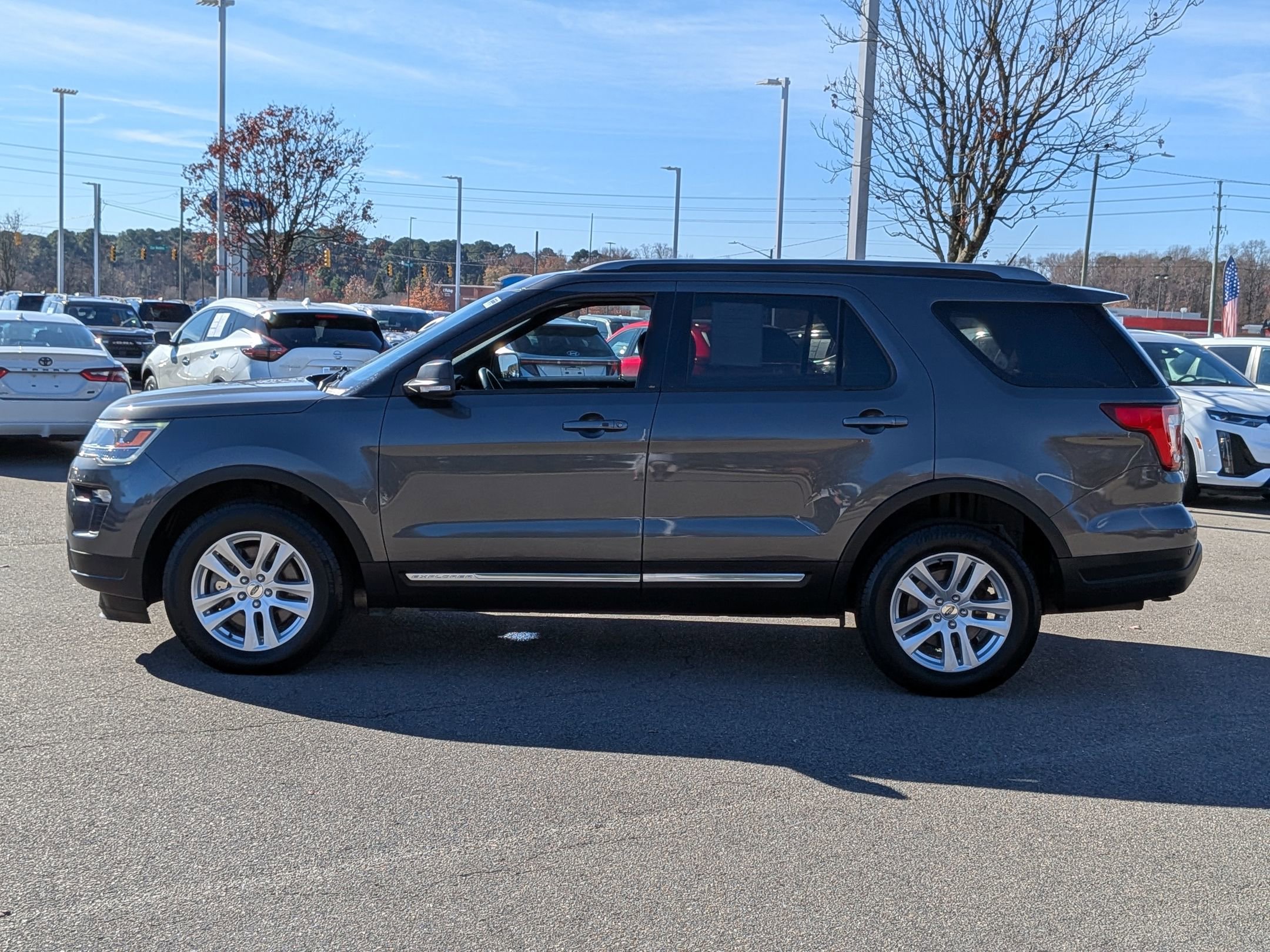 Certified 2019 Ford Explorer XLT w/ Equipment Group 201A image 7