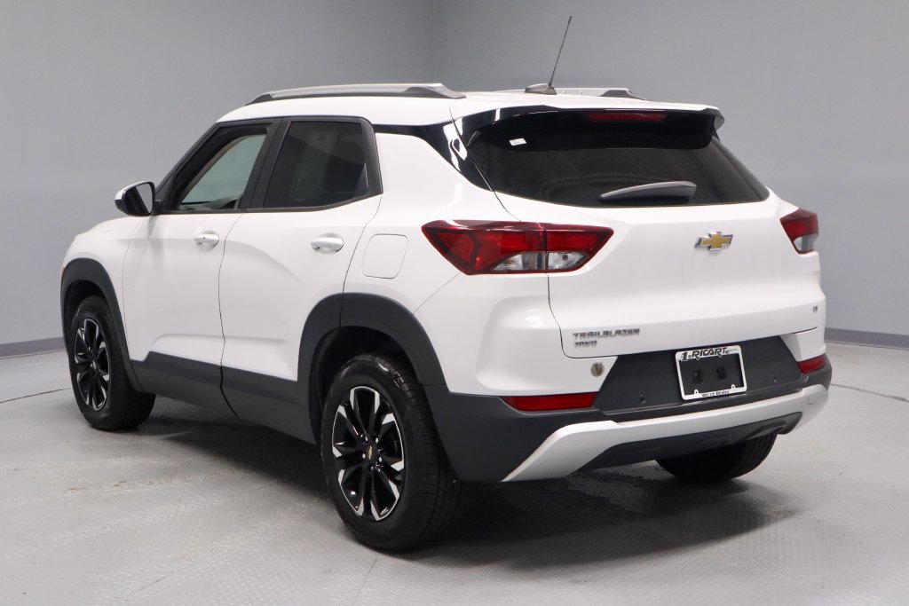 Used 2021 Chevrolet TrailBlazer LT w/ Sun and Liftgate Package AWD/4WD image 9