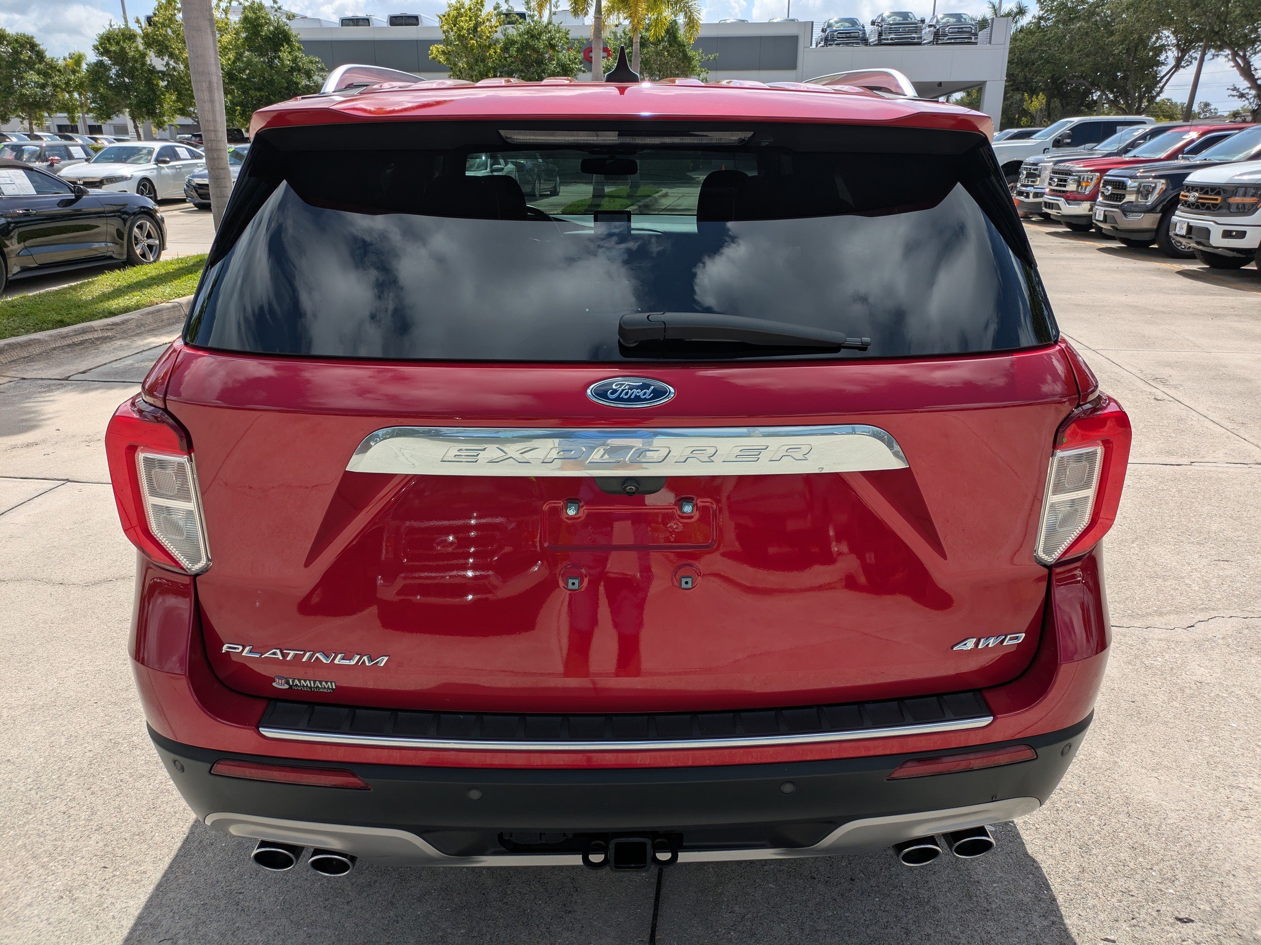 Certified 2022 Ford Explorer Platinum w/ Equipment Group 601A AWD/4WD image 5
