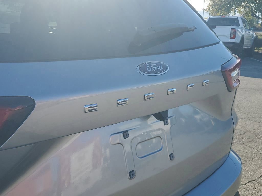 Certified 2023 Ford Escape ST-Line image 8