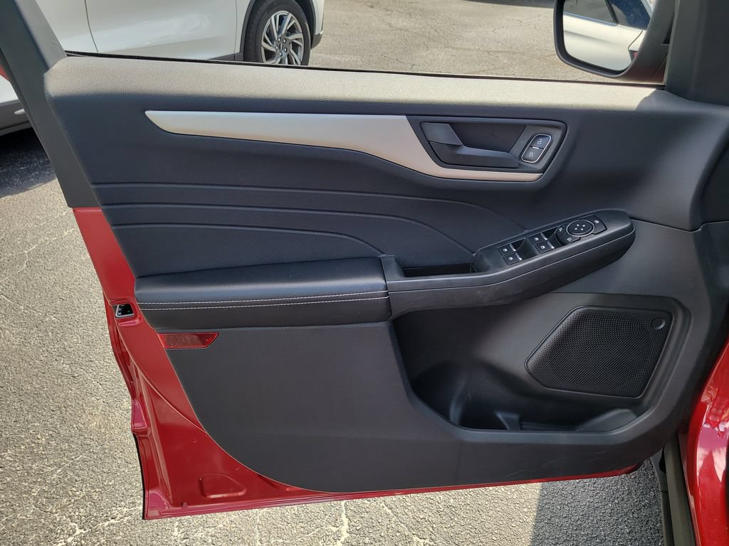 Certified 2022 Ford Escape SE w/ SE Sport Appearance Package FWD image 14