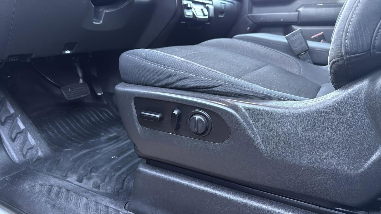 Used 2020 Chevrolet Silverado 1500 W/T w/ WT Fleet Convenience Package image 4