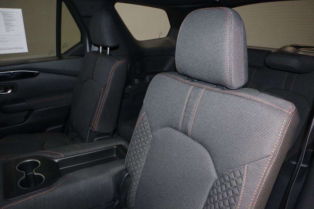 Used 2025 Honda Pilot Sport image 22