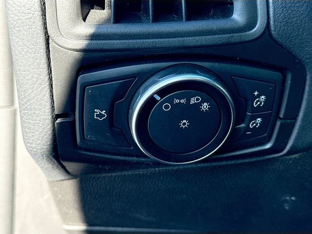 Certified 2018 Ford Focus SE image 12
