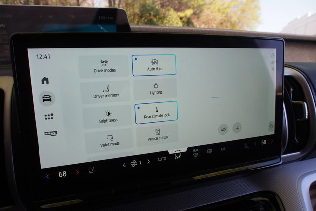 Certified 2025 Ford Expedition Active image 32