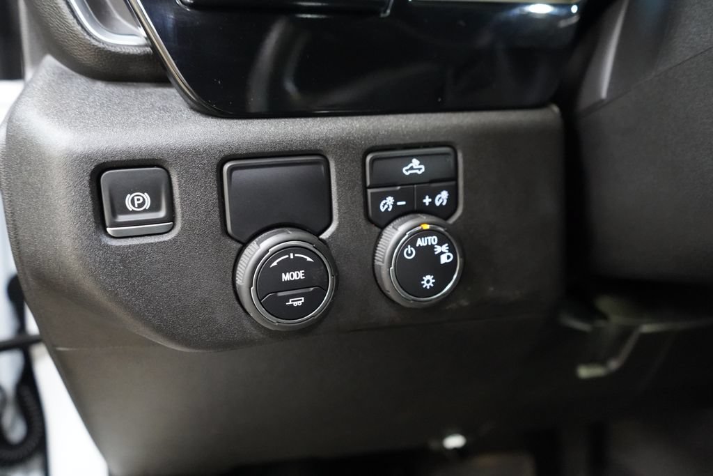 Used 2025 Chevrolet Silverado 1500 LT RWD image 31