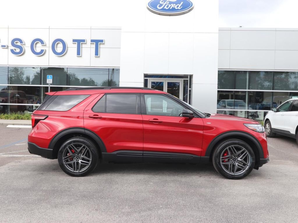 Certified 2025 Ford Explorer ST-Line w/ Premium Package image 6