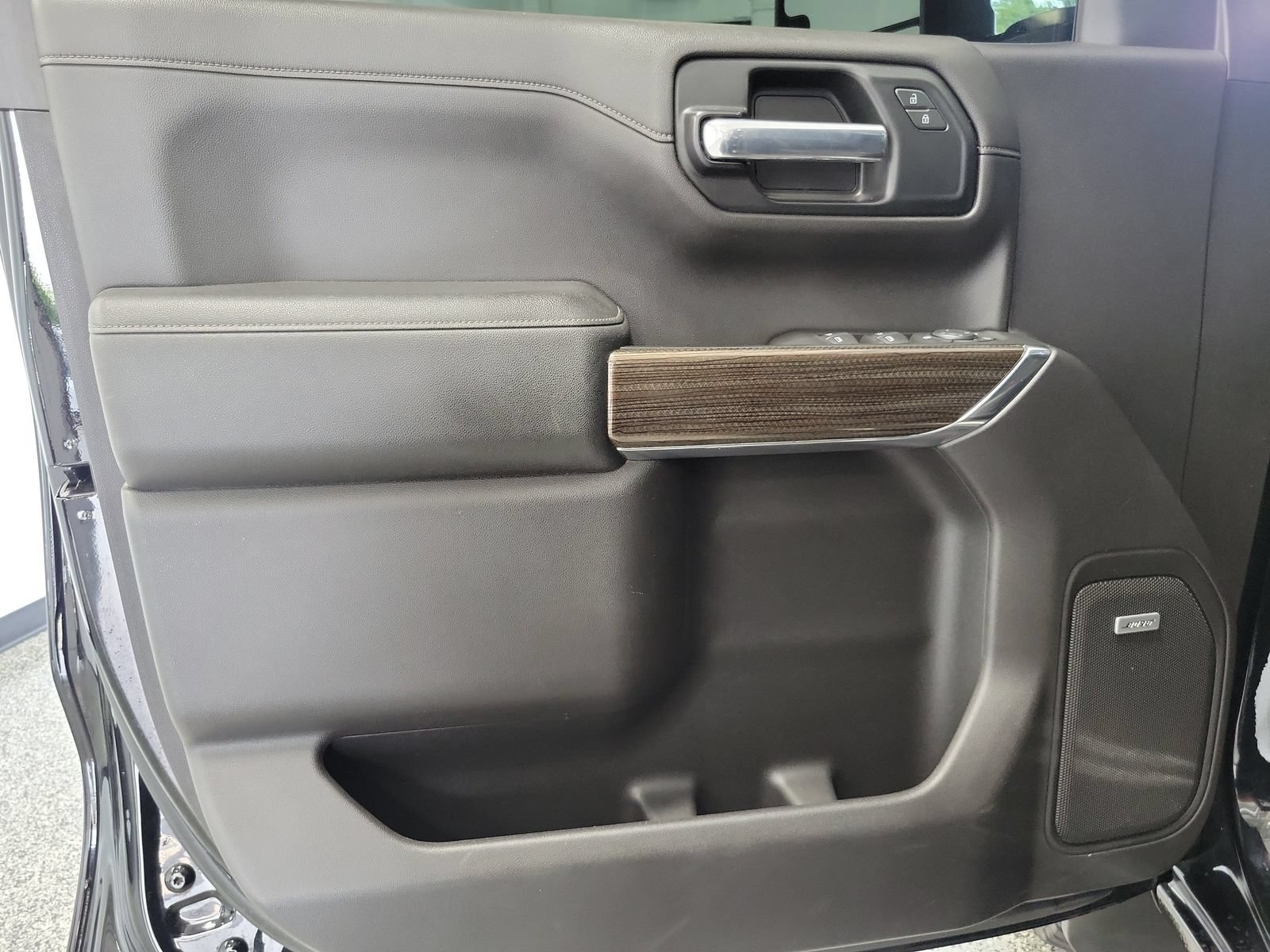 Used 2020 Chevrolet Silverado 1500 LT Trail Boss AWD/4WD image 6