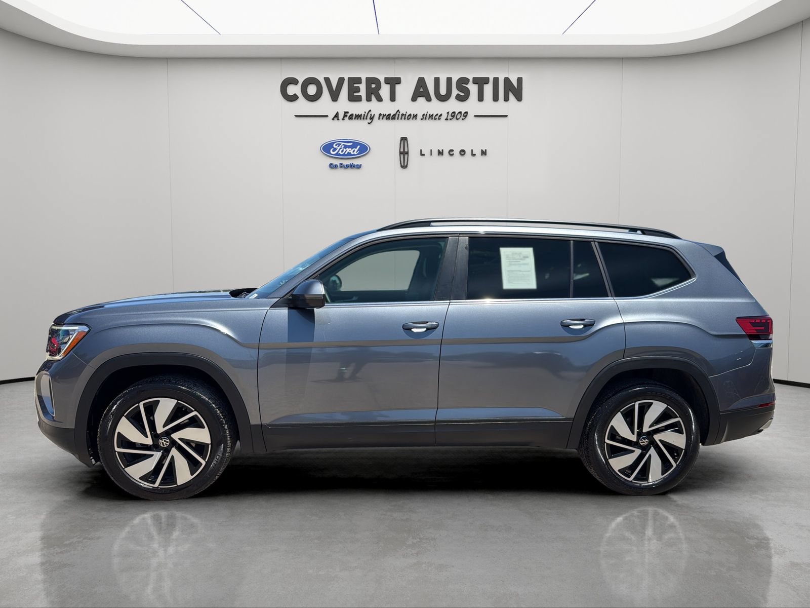 Used 2024 Volkswagen Atlas SE FWD image 3