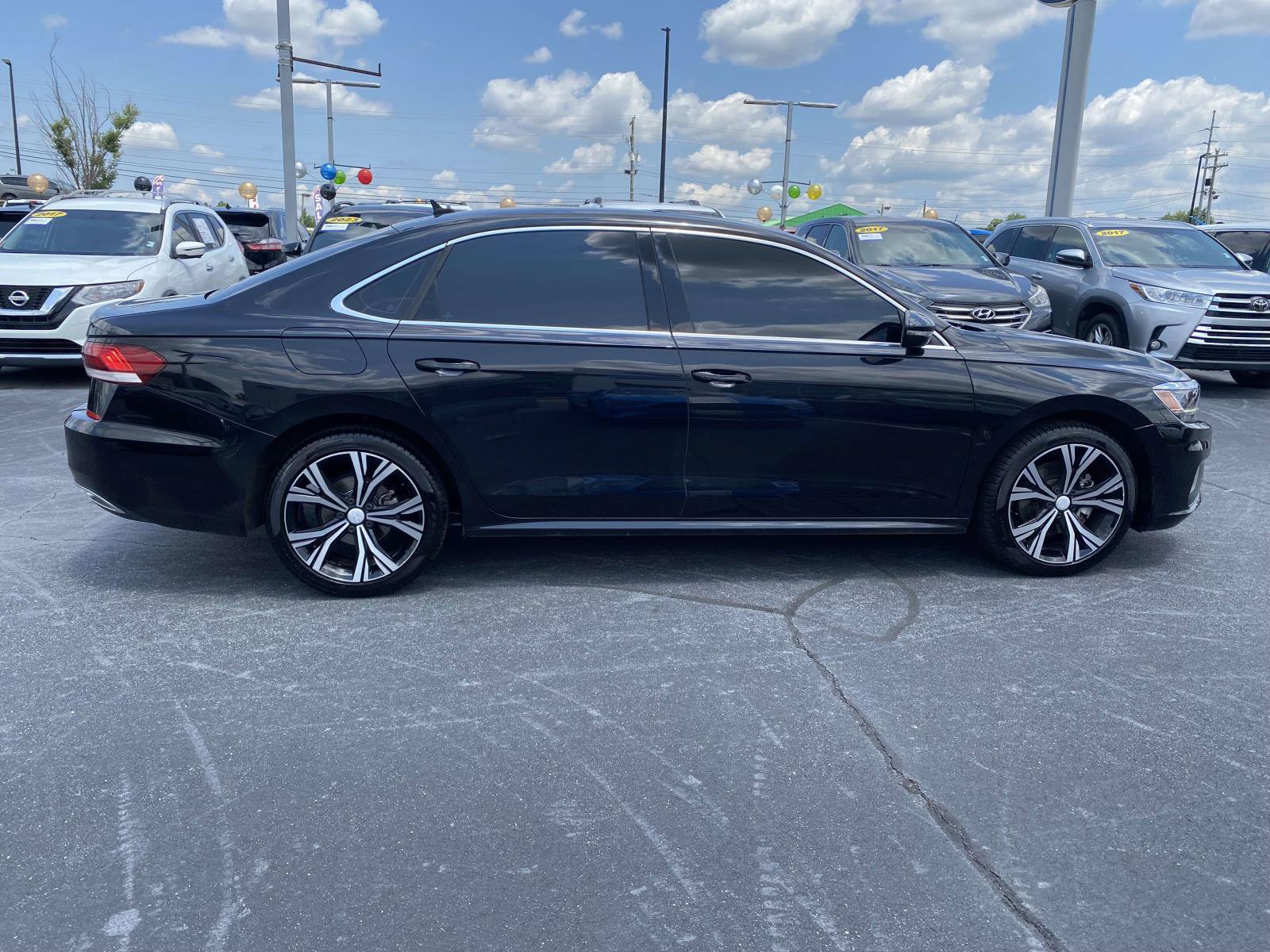 Used 2021 Volkswagen Passat 2.0T SE FWD image 8