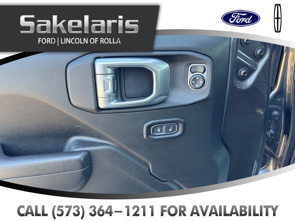 Used 2025 Jeep Wrangler Unlimited Rubicon AWD/4WD image 8