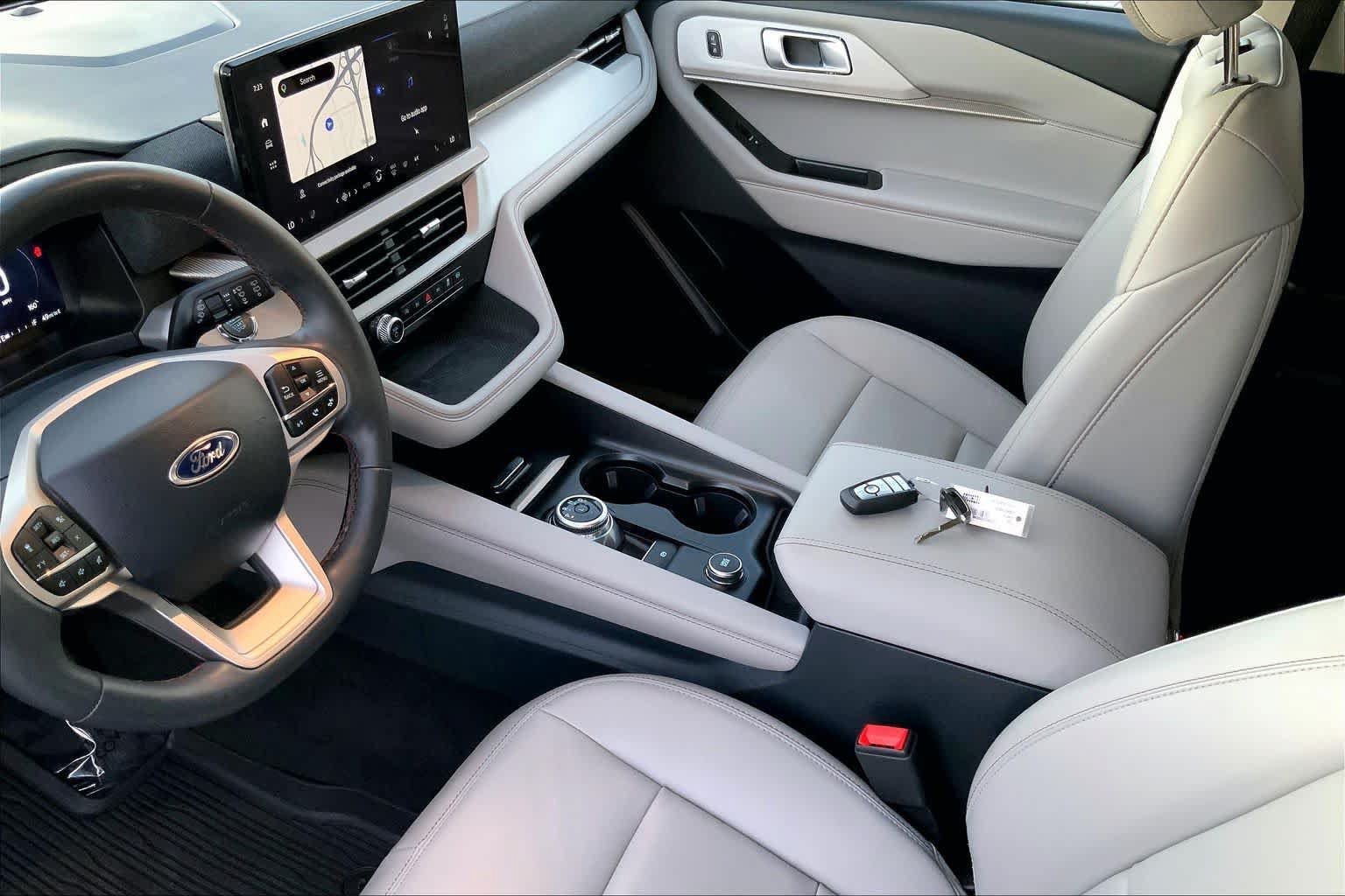 Certified 2025 Ford Explorer Active w/ Active Comfort Package RWD image 15