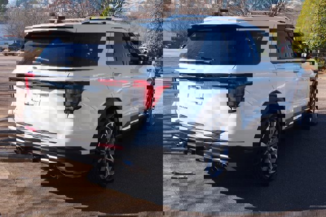 Certified 2025 Ford Explorer Platinum w/ Ultimate Package image 5