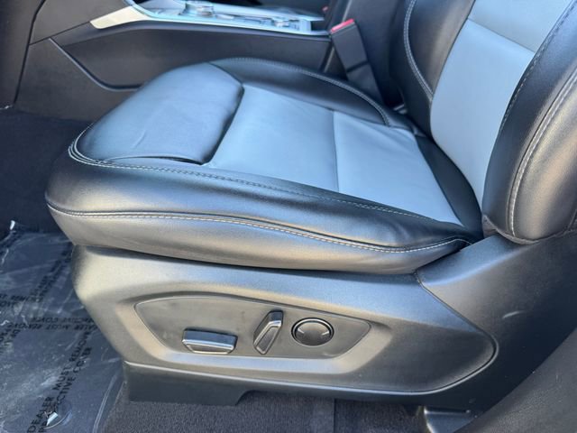 Certified 2023 Ford Explorer XLT w/ Equipment Group 202A AWD/4WD image 15