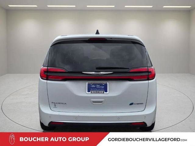 Used 2024 Chrysler Pacifica Limited FWD image 7