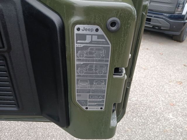 Used 2023 Jeep Wrangler Unlimited Rubicon w/ LED Lighting Group image 47