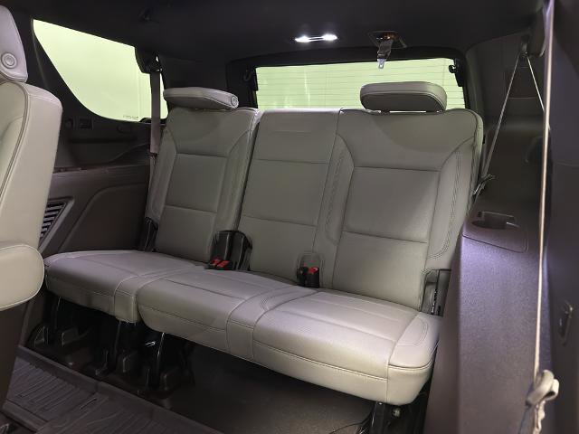 Used 2023 GMC Yukon SLT w/ SLT Luxury Package AWD/4WD image 9