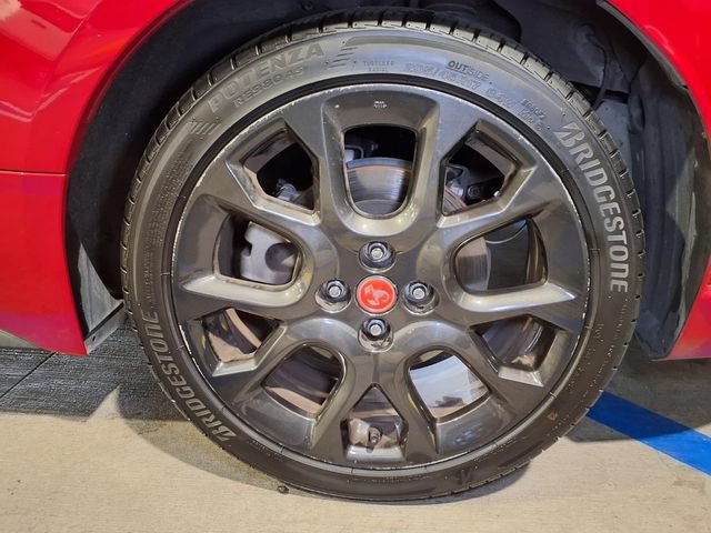 Used 2020 FIAT 124 Spider Abarth w/ Convenience Group RWD image 22