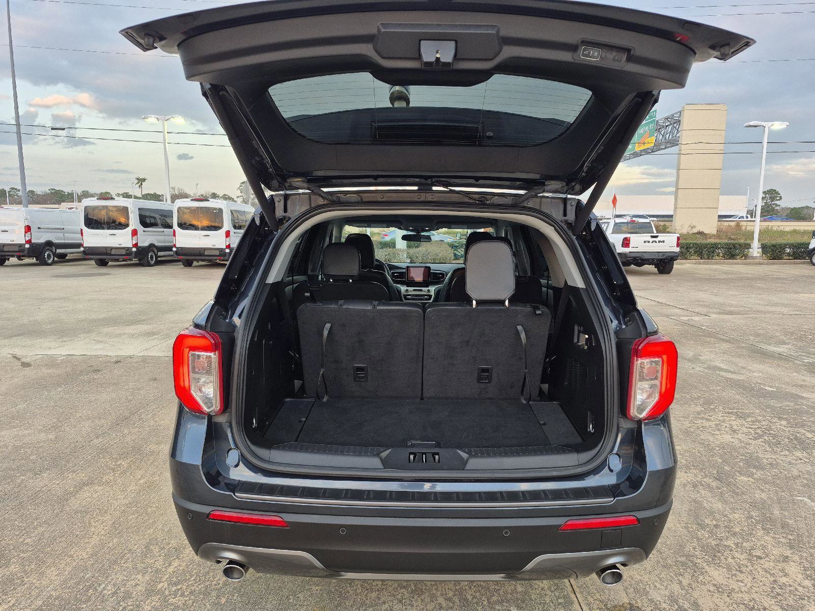 Certified 2023 Ford Explorer XLT w/ Equipment Group 202A image 7