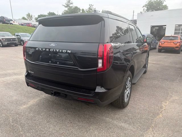 Certified 2025 Ford Expedition Active AWD/4WD image 30