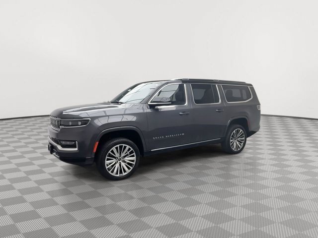 Used 2024 Jeep Grand Wagoneer L Series III AWD/4WD image 37