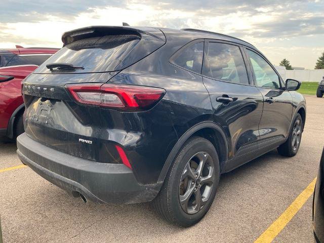 Certified 2025 Ford Escape ST-Line Select AWD/4WD image 7
