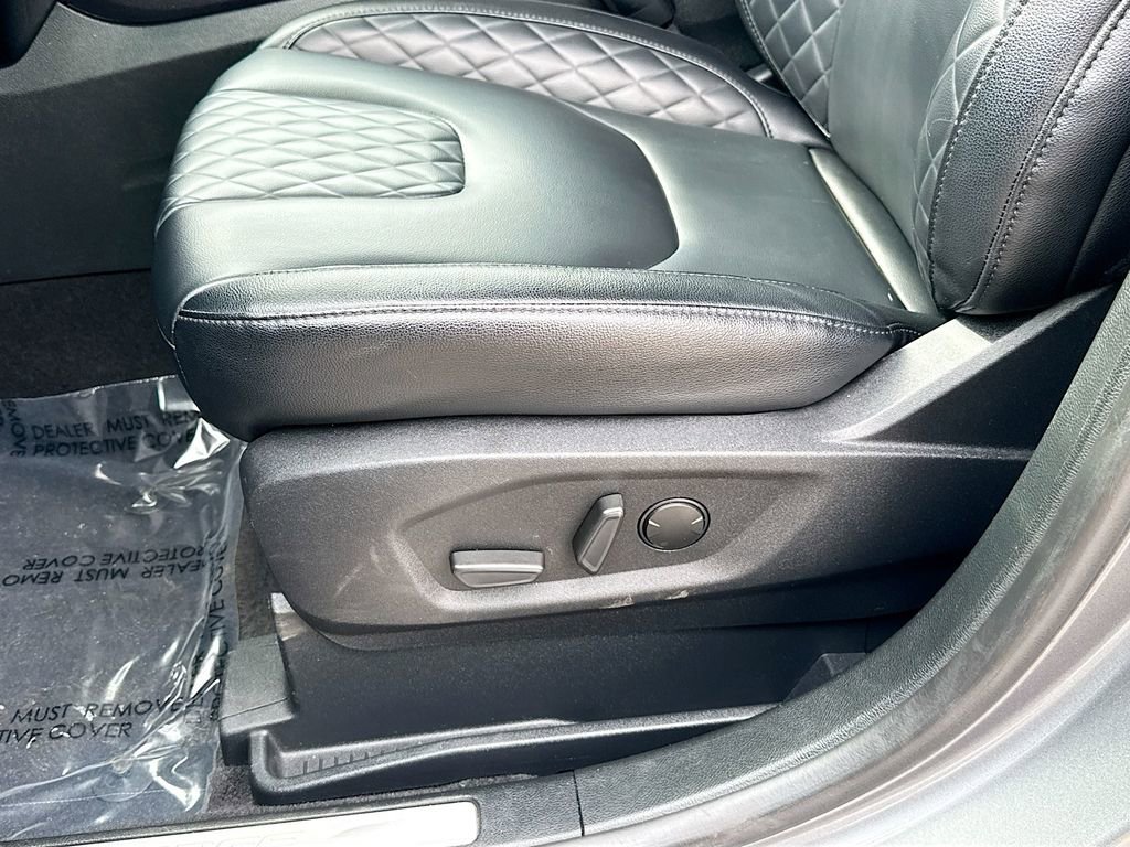 Certified 2024 Ford Edge Titanium AWD/4WD image 16