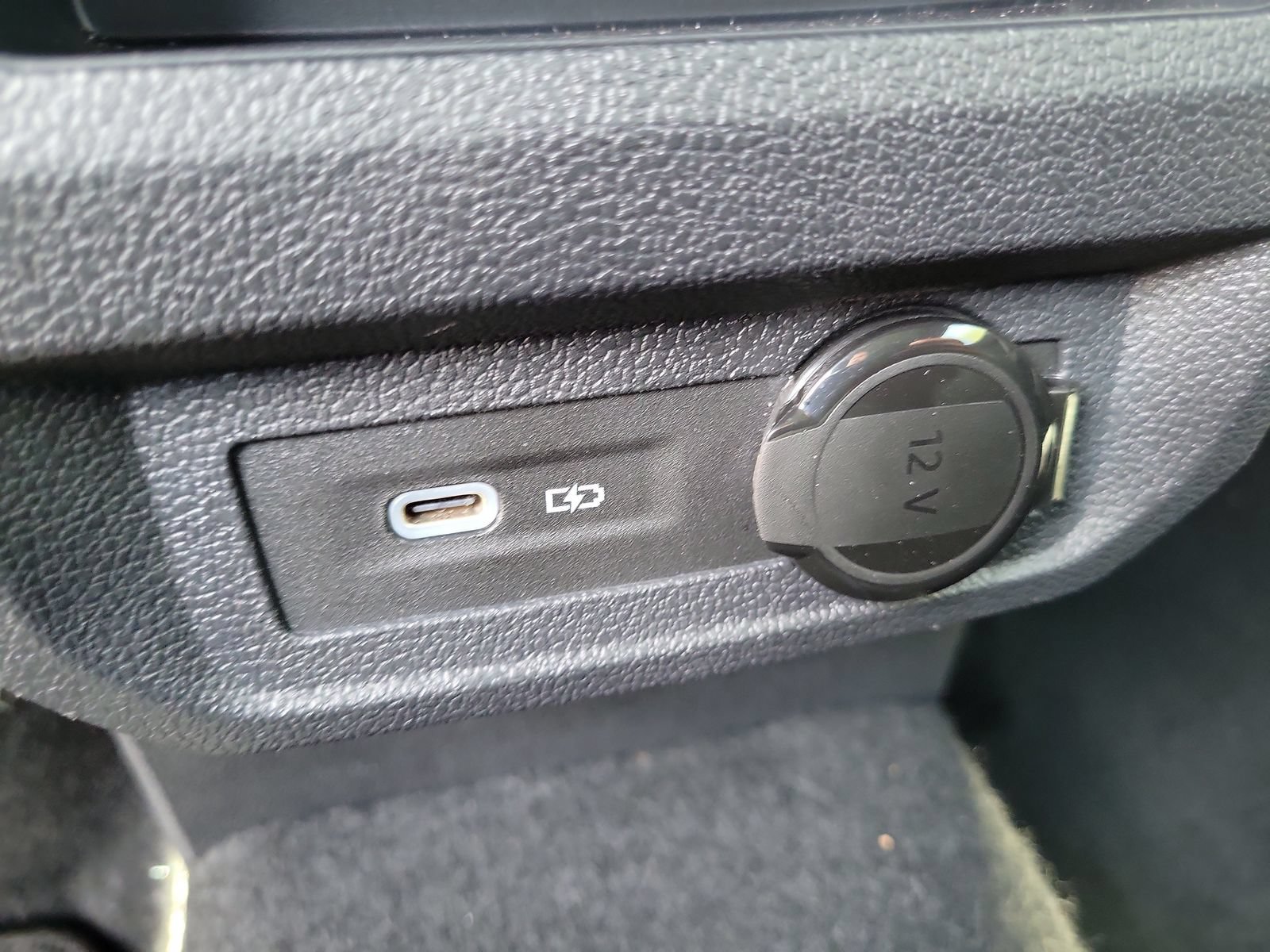 Used 2024 Volkswagen Tiguan SE R-Line AWD/4WD image 13