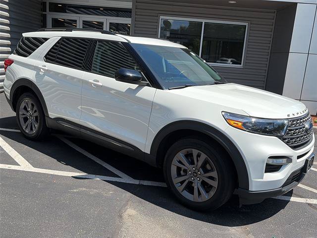 Certified 2022 Ford Explorer XLT w/ Equipment Group 202A AWD/4WD image 8