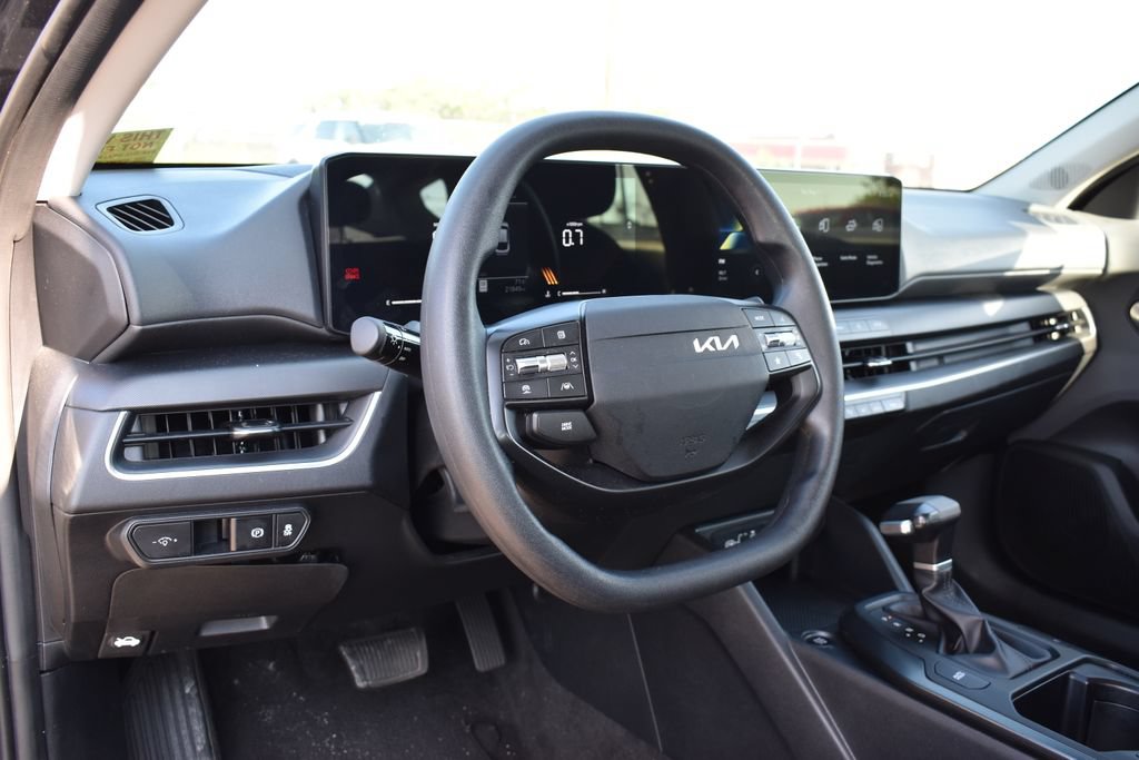 Used 2025 Kia K4 FWD image 9