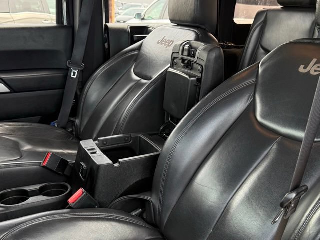 Used 2018 Jeep Wrangler Unlimited Sahara AWD/4WD image 25